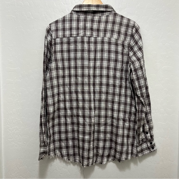 Miss Me | Women’s Medium Gray Plaid Embroidered Button Down Shirt - Picture 4 of 7